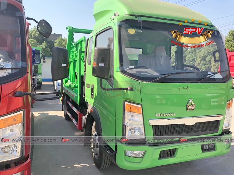 Skip Loader Garbage Truck Sinotruk HOWO - Green